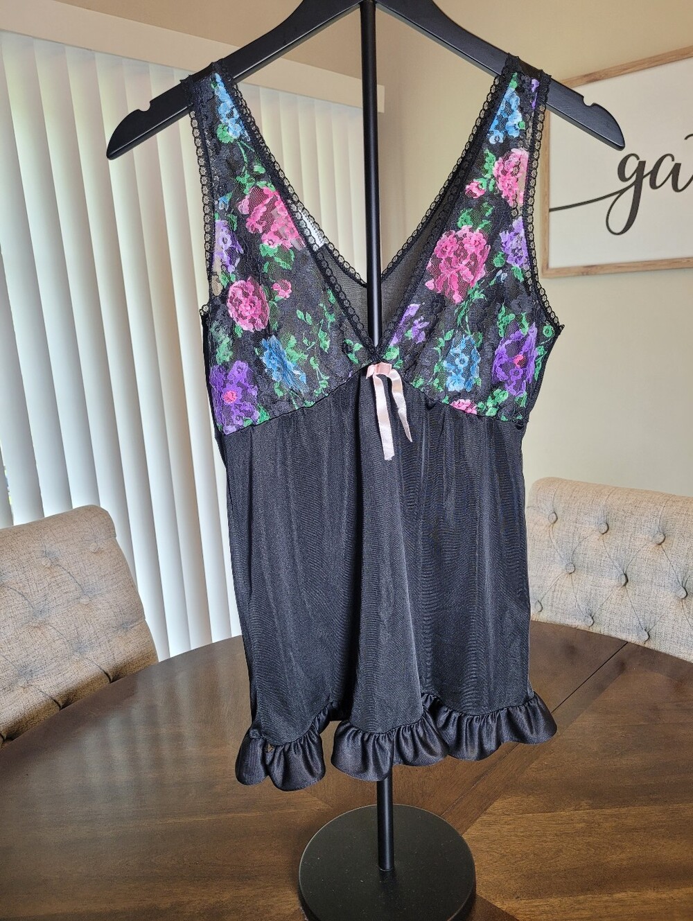 Nan Flower Vintage Black Floral Lace Babydoll Chemise with Pink Bow.  Size M